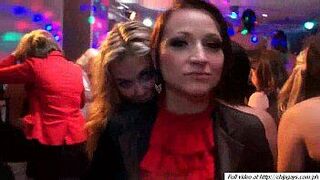 Sexy lesbian licking pussy porn video